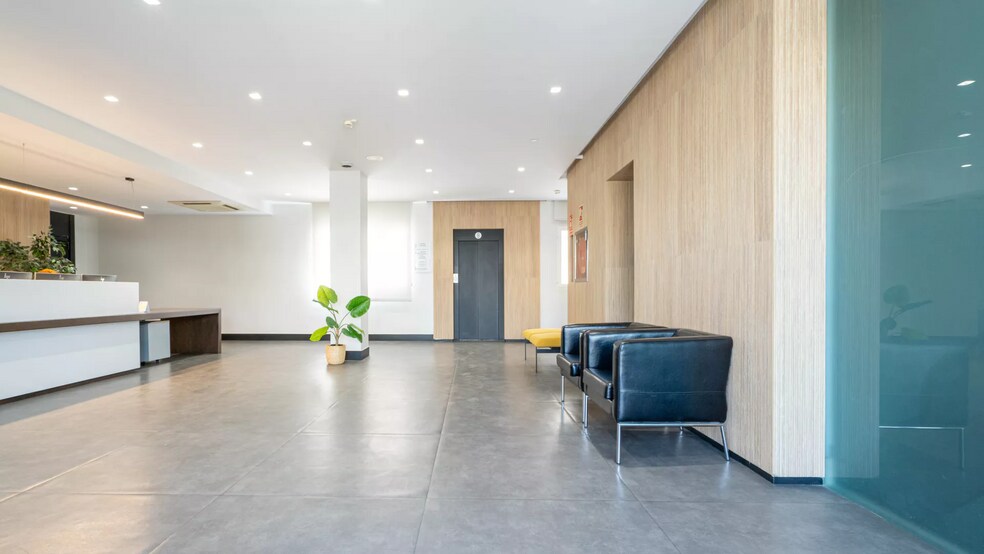 Oficina en Alcobendas, Madrid en alquiler - Vestíbulo - Imagen 1 de 19