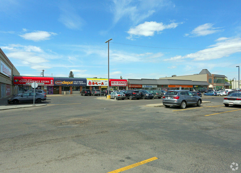 15043-15061 Stony Plain Rd NW, Edmonton, AB en alquiler - Foto del edificio - Imagen 2 de 2