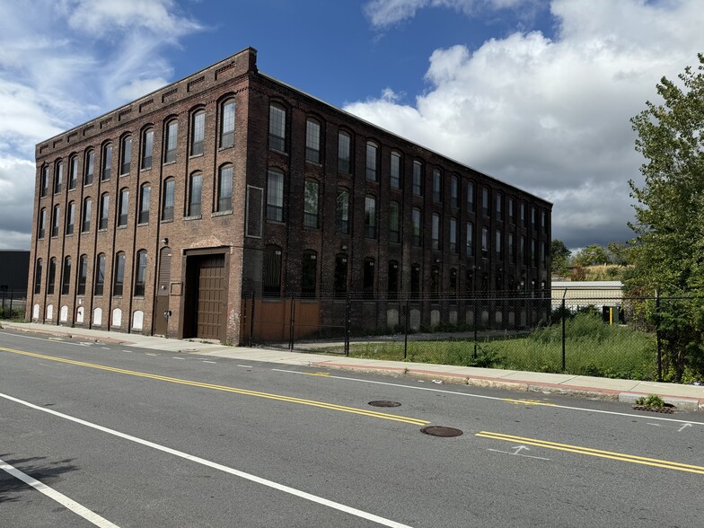 90-84-91 Lamartine St, Worcester, MA en venta - Foto del edificio - Imagen 1 de 14