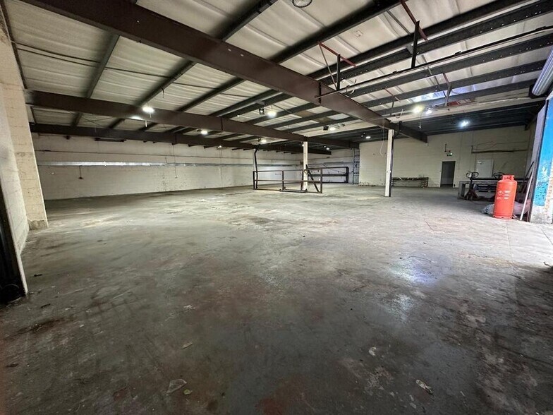 Lord Byron Sq, Salford en alquiler - Foto del edificio - Imagen 3 de 7