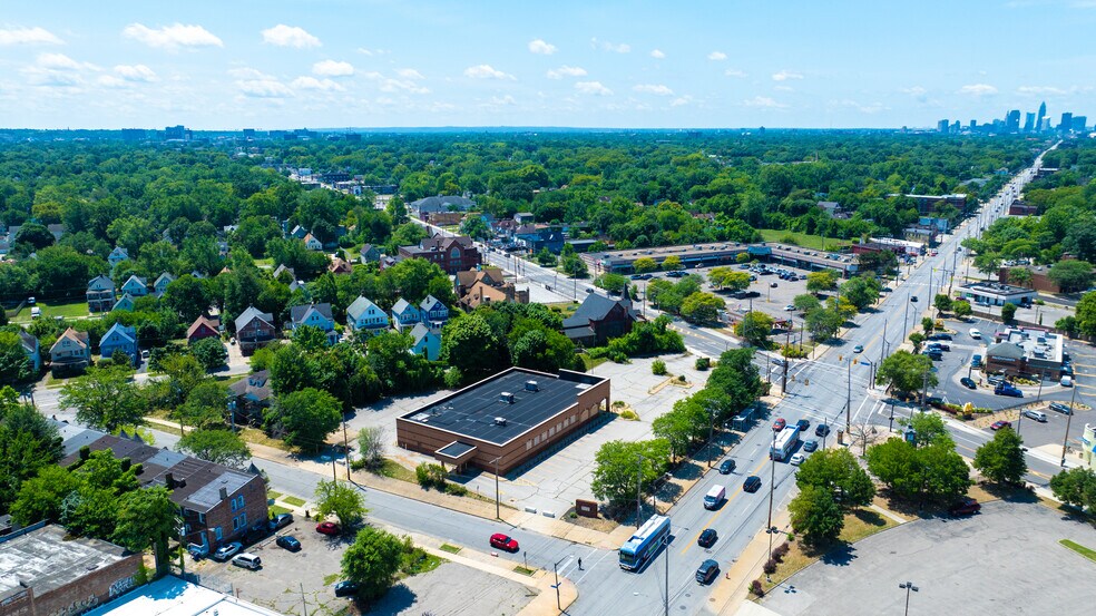 10502 St Clair Ave, Cleveland, OH en alquiler - Foto del edificio - Imagen 3 de 17