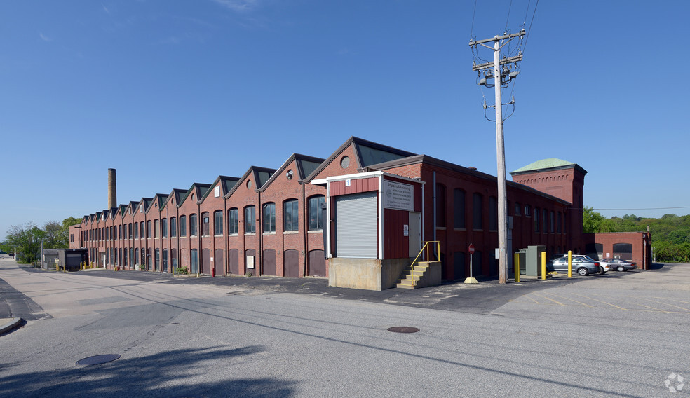 727 School St, Pawtucket, RI en venta - Foto principal - Imagen 1 de 3