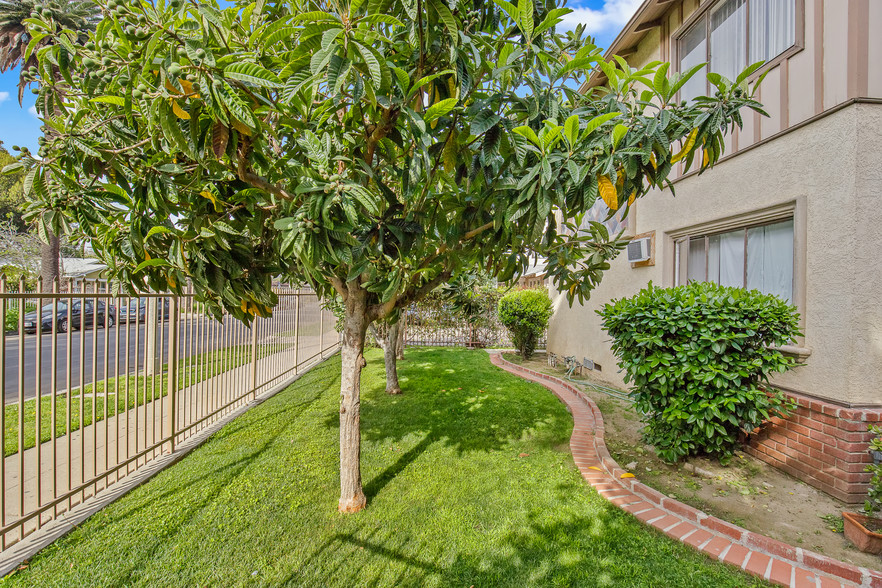 14643 Friar St, Van Nuys, CA en venta - Foto del edificio - Imagen 3 de 11