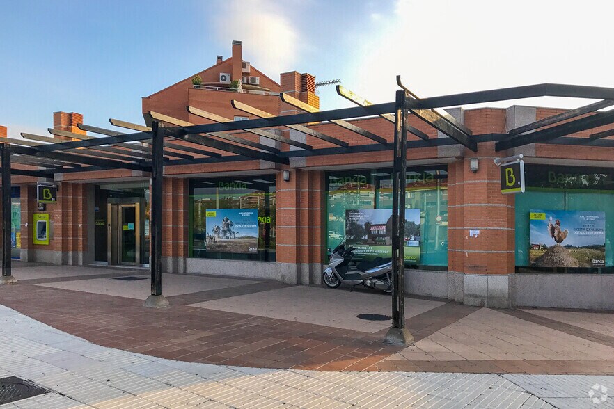 Local en Boadilla del Monte, Madrid en alquiler - Foto del edificio - Imagen 1 de 4