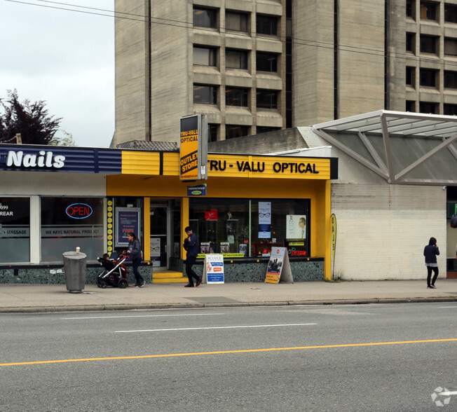 833 W Broadway, Vancouver, BC en alquiler - Foto del edificio - Imagen 1 de 6