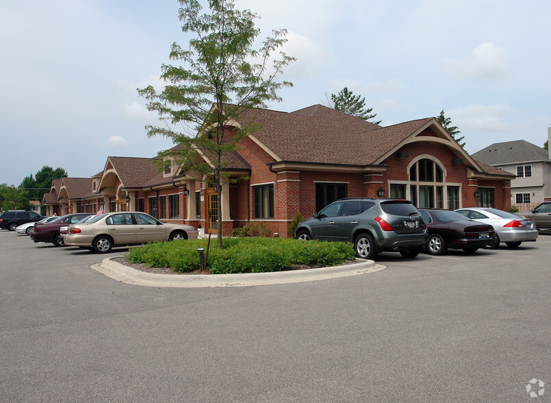 319-333 W Dundee Rd, Buffalo Grove, IL en venta - Foto del edificio - Imagen 3 de 3