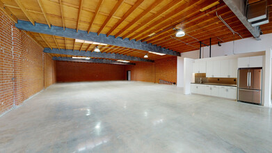 2222 Cotner Ave, Los Angeles, CA en alquiler Foto del interior- Imagen 2 de 9