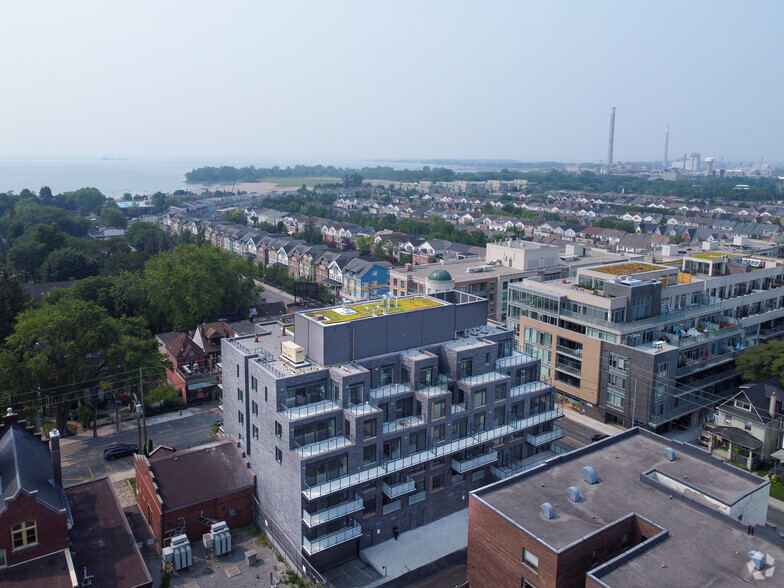 1884 Queen St E, Toronto, ON en alquiler - Vista aérea - Imagen 2 de 5