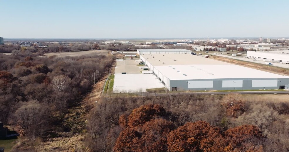 7501 NW 106th Ter, Kansas City, MO en alquiler - Vídeo de anuncio comercial - Imagen 2 de 12