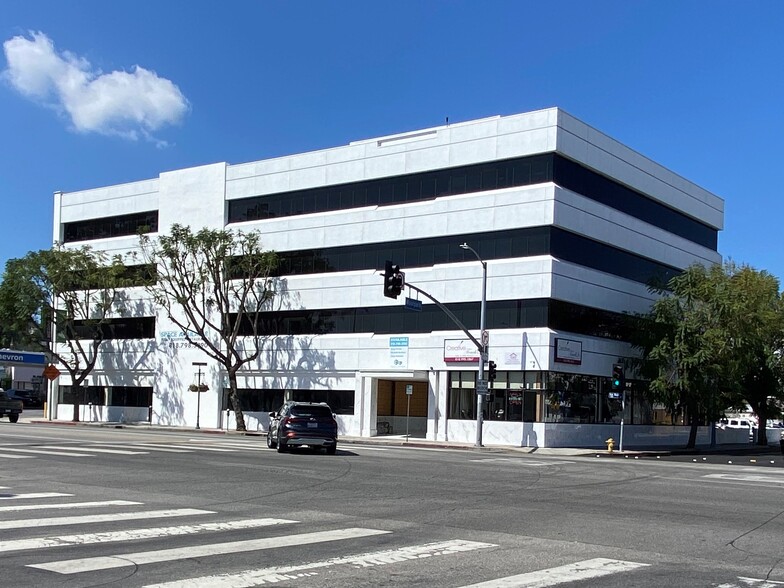 4419 Van Nuys Blvd, Sherman Oaks, CA en venta - Foto del edificio - Imagen 2 de 36