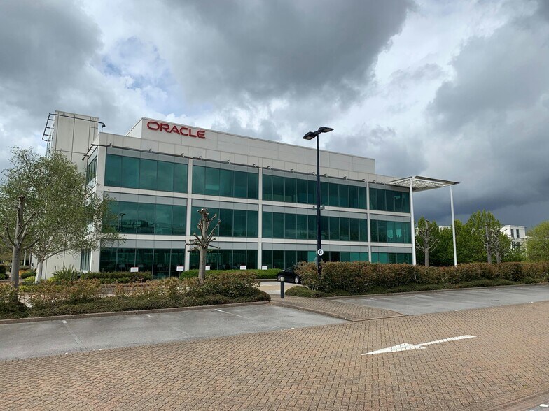 530 Oracle Pky, Reading en alquiler - Foto del edificio - Imagen 1 de 9