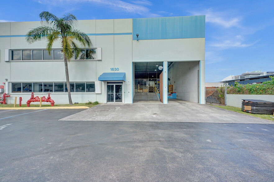 1630 NW 108th Ave, Miami, FL en venta - Foto del edificio - Imagen 2 de 25