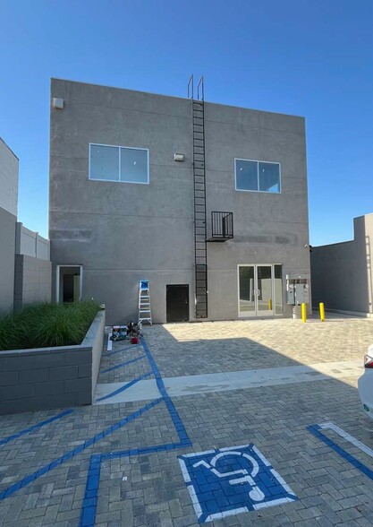 8435-8437 Foothill Blvd, Sunland, CA en alquiler - Foto del edificio - Imagen 2 de 12