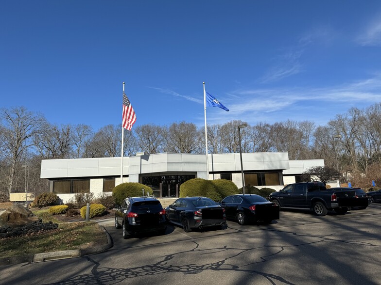 175 Constitution Blvd S, Shelton, CT en venta - Foto del edificio - Imagen 1 de 11