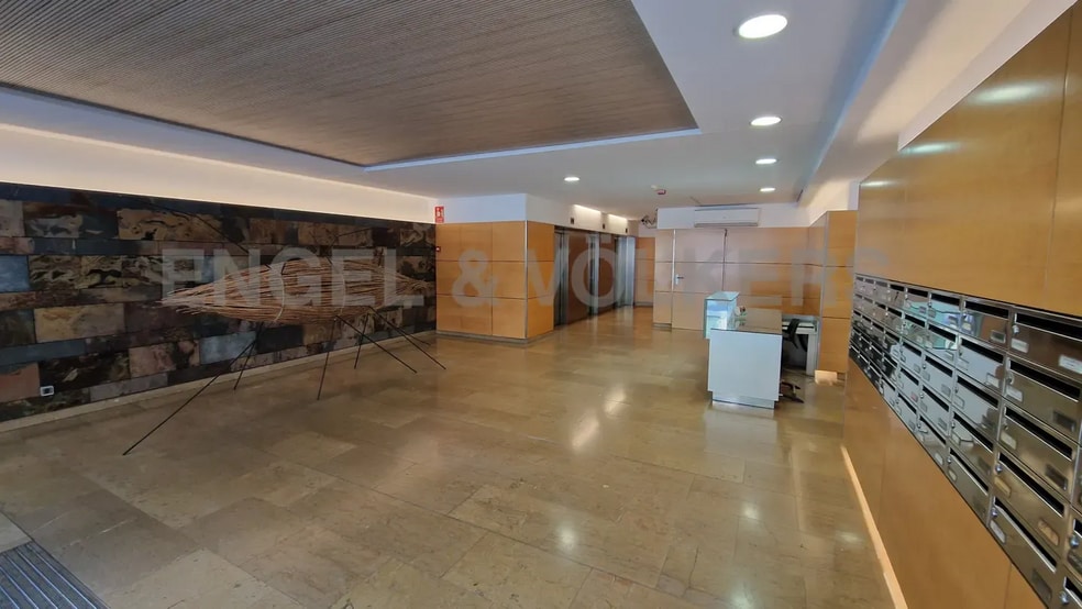 Oficina en Barcelona, Barcelona en alquiler - Vestíbulo - Imagen 3 de 4