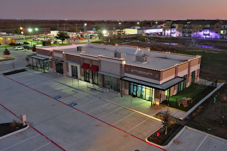 501 Justin Ln, Justin, TX en venta - Foto del edificio - Imagen 3 de 5