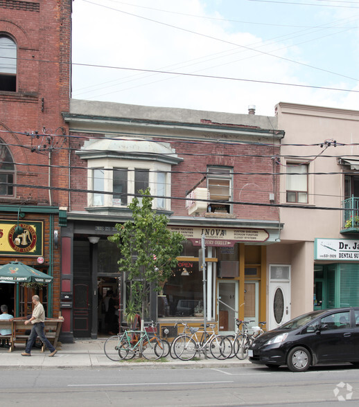 932 College St, Toronto, ON en alquiler - Foto del edificio - Imagen 2 de 2