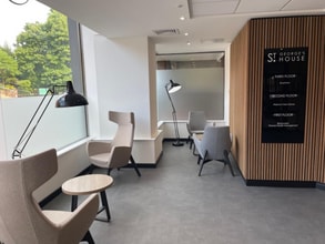 Knoll Rd, Camberley en alquiler Vestíbulo- Imagen 1 de 4