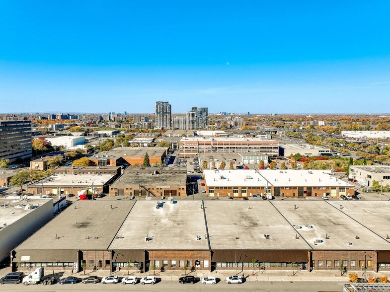 1493-1517 Rue Antonio-Barbeau, Montréal, QC en alquiler - Foto del edificio - Imagen 1 de 10