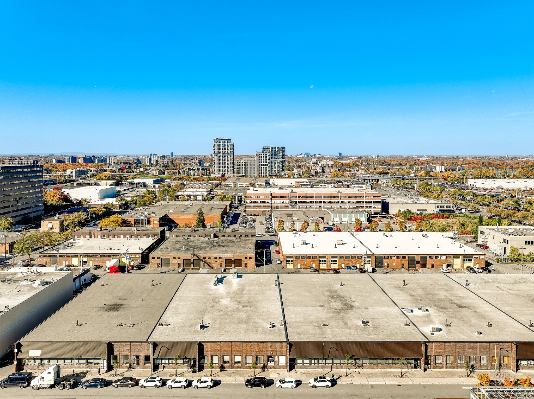 1493-1517 Rue Antonio-Barbeau, Montréal, QC en alquiler Foto del edificio- Imagen 1 de 11