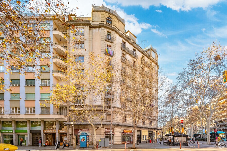 Local en Barcelona, Barcelona en alquiler - Foto del edificio - Imagen 2 de 2