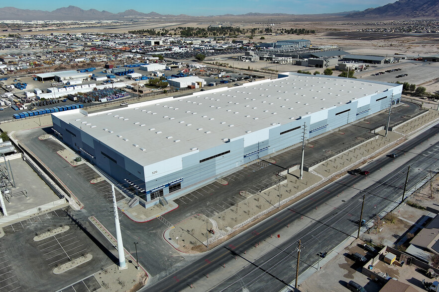 N Nellis Boulevard, Las Vegas, NV en alquiler - Foto del edificio - Imagen 1 de 2