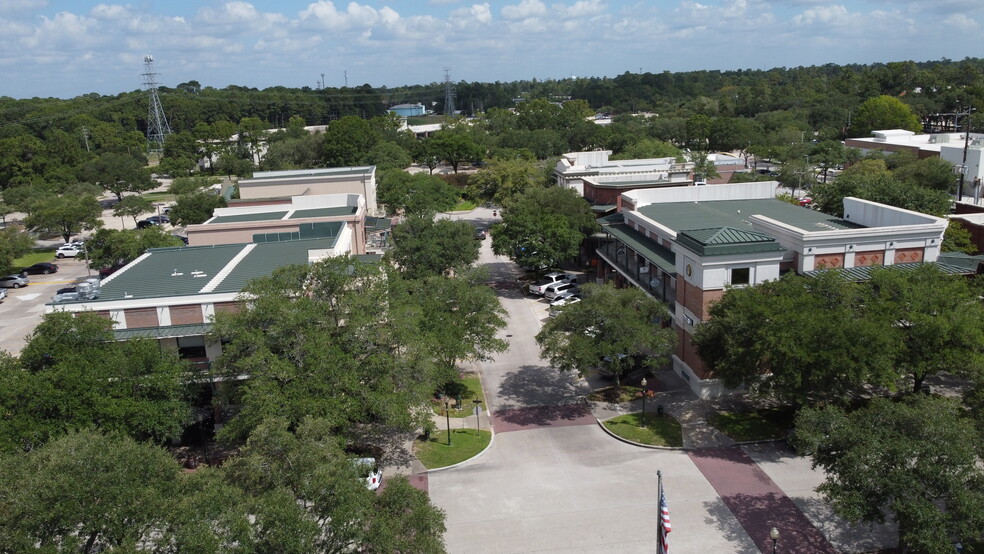 8 N Main St, Kingwood, TX en alquiler - Foto del edificio - Imagen 3 de 29