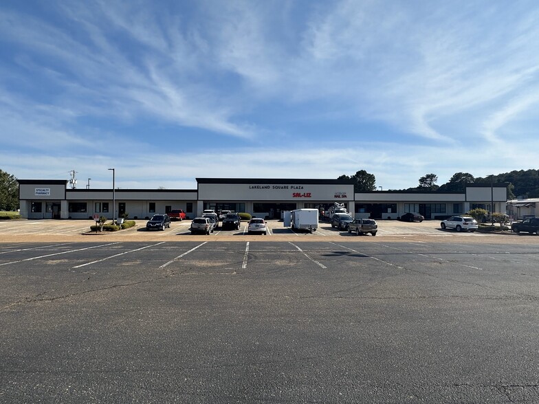 1000 Lakeland Sq, Flowood, MS en alquiler - Foto del edificio - Imagen 2 de 10