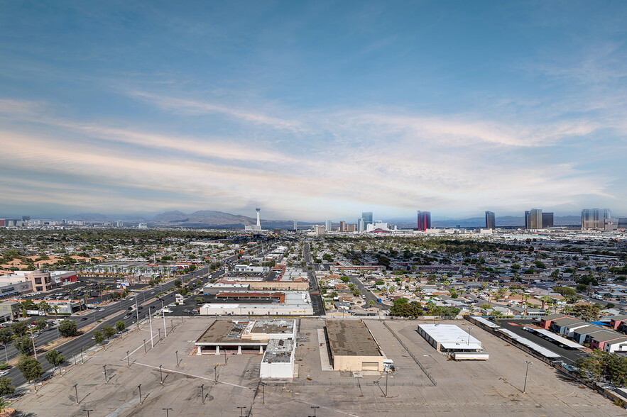 4701 W Sahara Ave, Las Vegas, NV en venta - Foto del edificio - Imagen 3 de 5