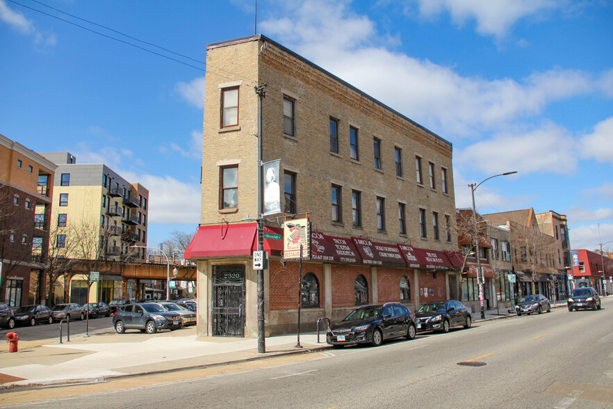 2320 N Milwaukee Ave, Chicago, IL en alquiler - Foto del edificio - Imagen 1 de 4