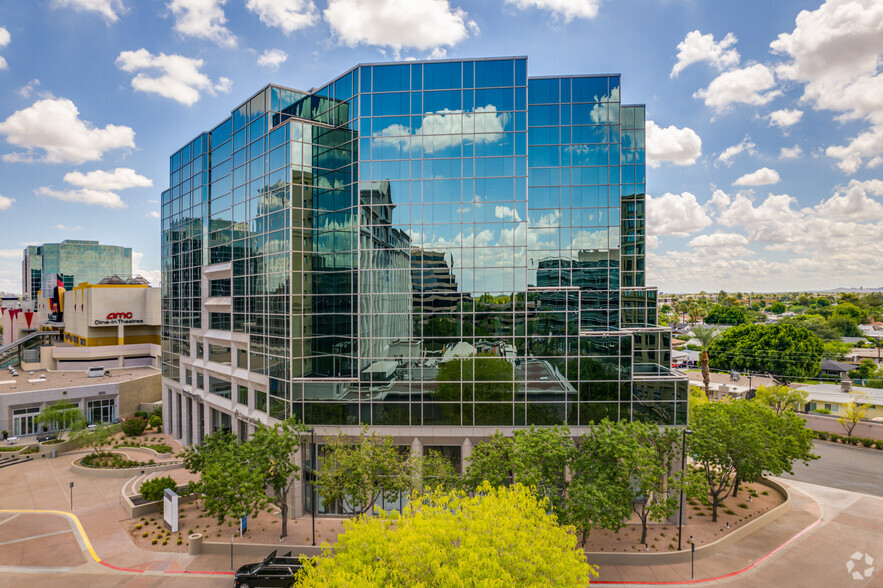 2415 E Camelback Rd, Phoenix, AZ en alquiler - Foto del edificio - Imagen 2 de 8