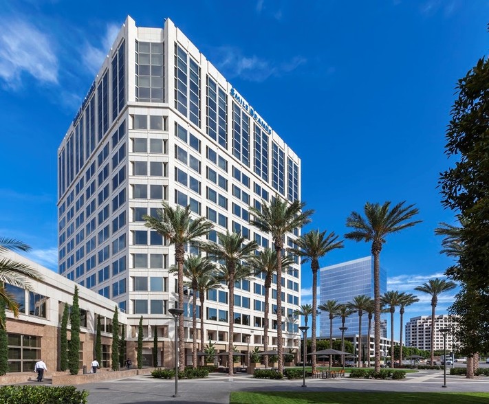 100 Spectrum Center Dr, Irvine, CA en alquiler - Foto del edificio - Imagen 2 de 40