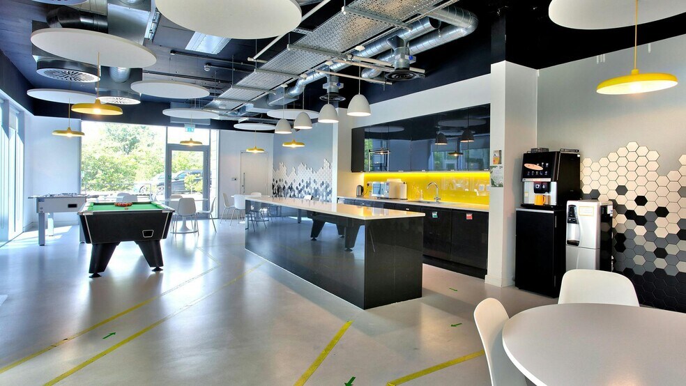 1 Willoughby Rd, Bracknell en alquiler - Foto principal - Imagen 1 de 5