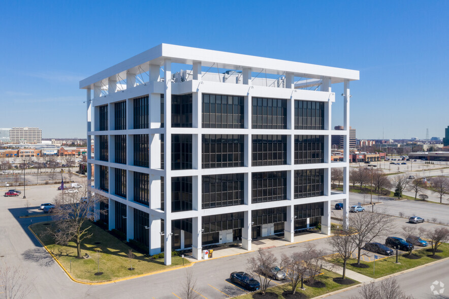 1111 Plaza Dr, Schaumburg, IL en alquiler - Foto del edificio - Imagen 2 de 12