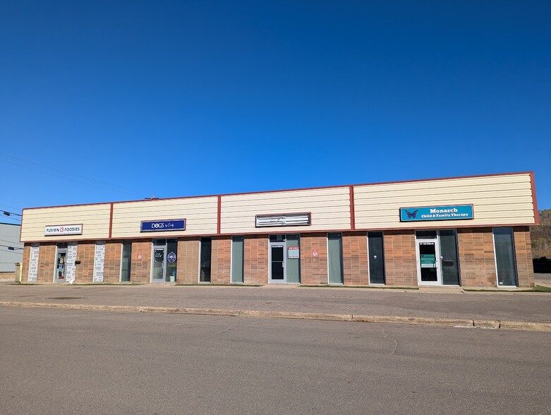 8302 Fraser Ave, Fort McMurray, AB en alquiler - Foto del edificio - Imagen 1 de 15