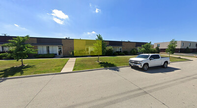 694-704 N Larch Ave, Elmhurst, IL en alquiler Foto del edificio- Imagen 1 de 4