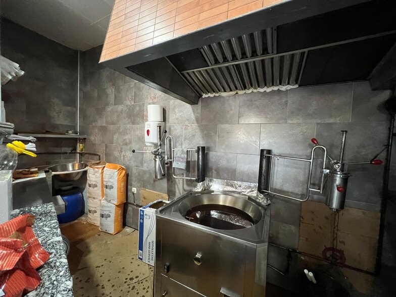 Local en Cáceres en venta - Foto del edificio - Imagen 3 de 12