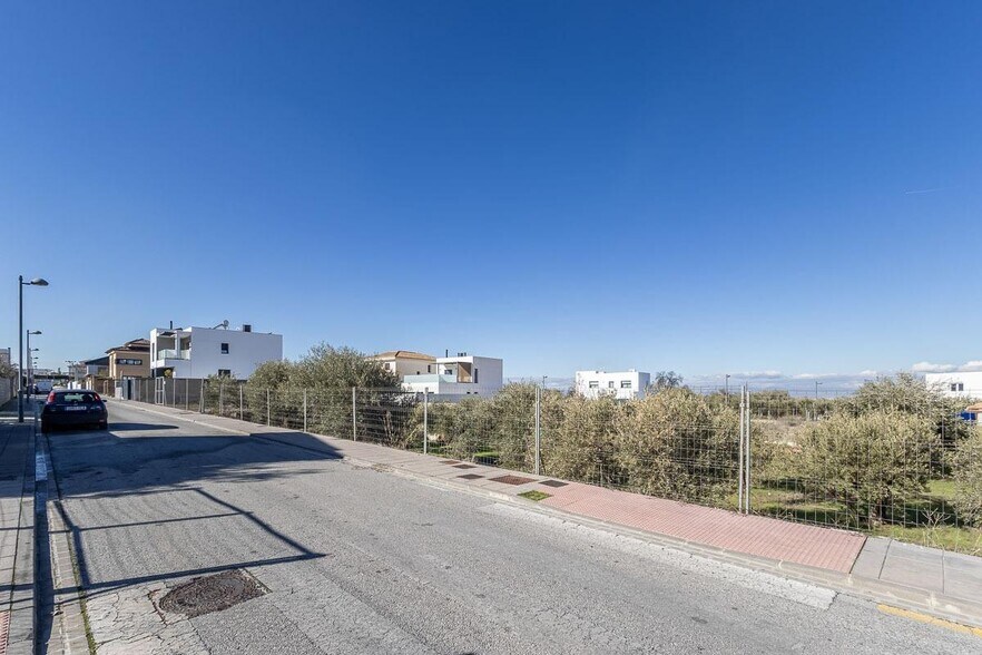 Terreno en La Zubia, Granada en venta - Foto del edificio - Imagen 3 de 11