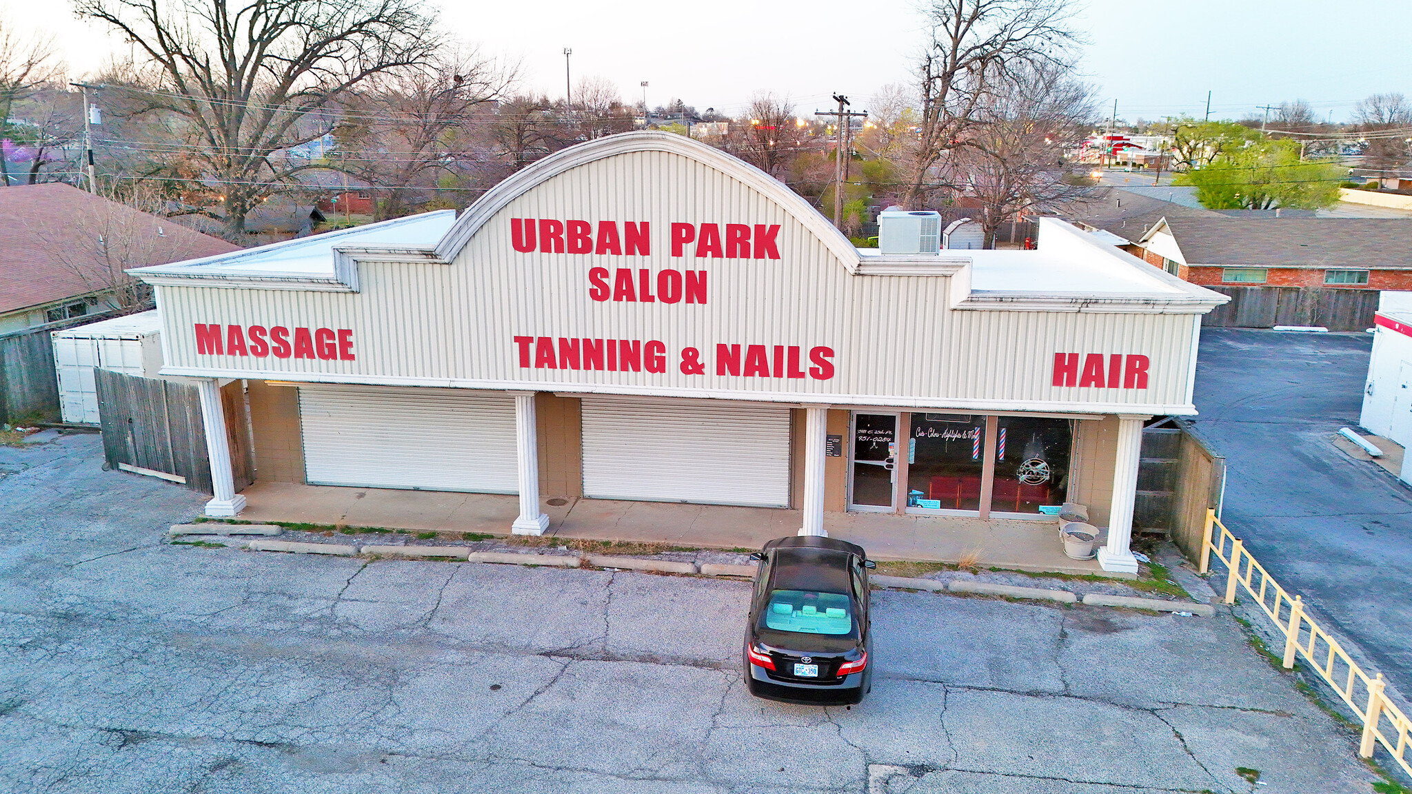 URBAN PARK SALON, Tulsa, OK en venta Foto del edificio- Imagen 1 de 17