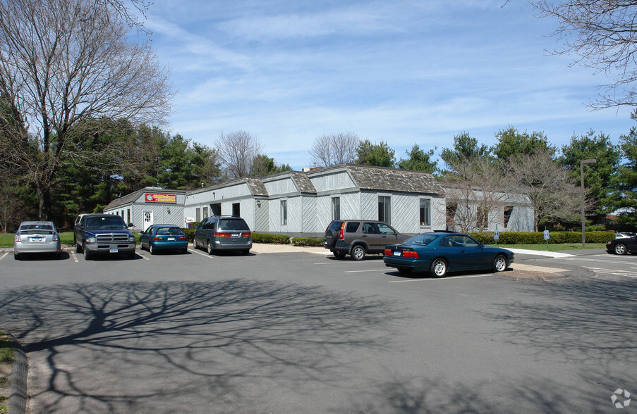 237 Hopmeadow St, Weatogue, CT en alquiler - Foto principal - Imagen 1 de 4