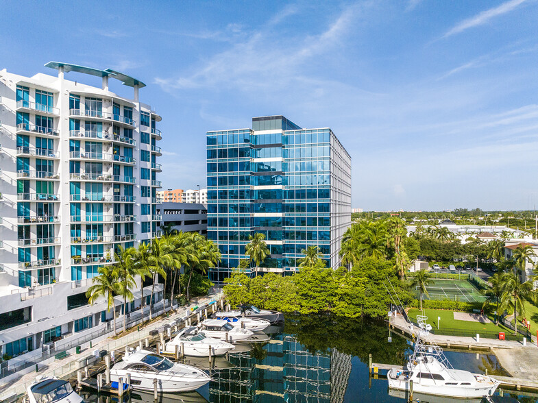 18851 NE 29th Ave, Aventura, FL en alquiler - Foto del edificio - Imagen 1 de 9