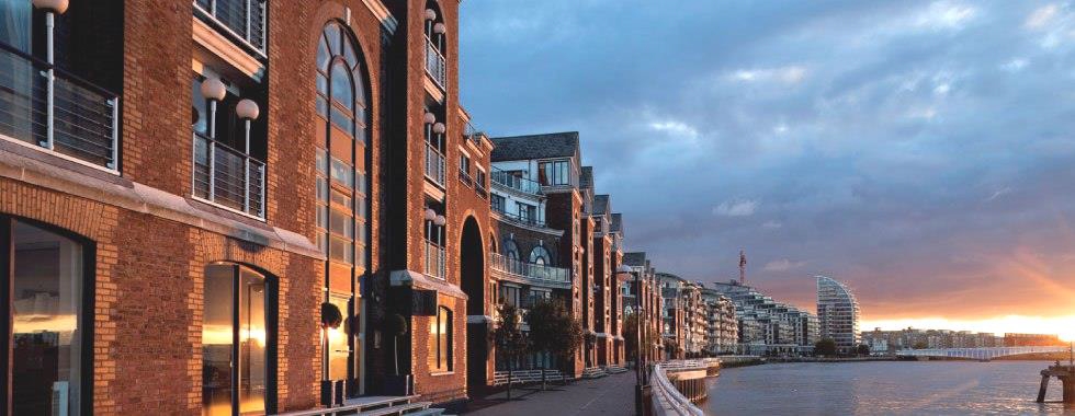 Clove Hitch Quay, London en venta Foto del edificio- Imagen 1 de 7