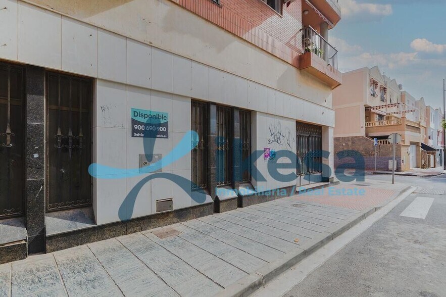 Local en Almería, Almería en venta - Foto del edificio - Imagen 2 de 19