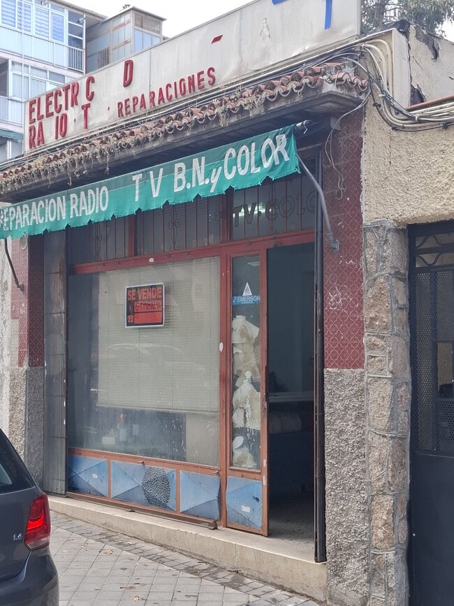 Más detalles de Calle de Ayamonte, 2, Madrid - Edificio residencial​ en venta