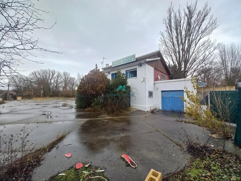 Local en Sarracín en venta - Foto del edificio - Imagen 2 de 13