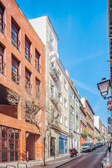 Edificios residenciales en Madrid, MAD en venta - Foto del edificio - Imagen 2 de 2