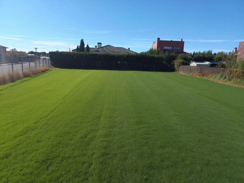 Hoces del Riaza, 1, Aldeamayor de San Martín, Valladolid en venta - Foto del edificio - Imagen 2 de 32