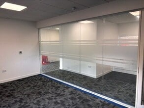 301-302 Love Ln, Cirencester en alquiler Foto del edificio- Imagen 2 de 7