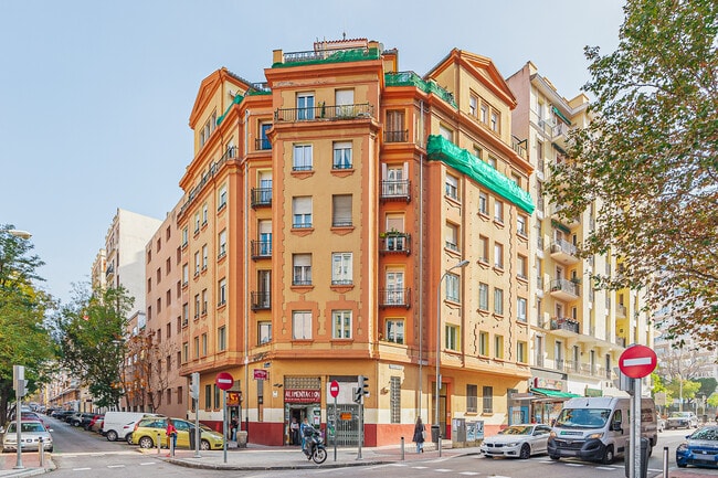Más detalles de Calle de Beatriz de Bobadilla, 4, Madrid - Local en alquiler