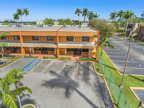 2075-2129 W 76th St, Hialeah, FL en alquiler Foto del edificio- Imagen 2 de 41